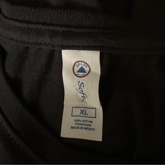 Women’s “big dogs are a girls best friend”, XL, very soft black tshirt - Picture 5 of 6